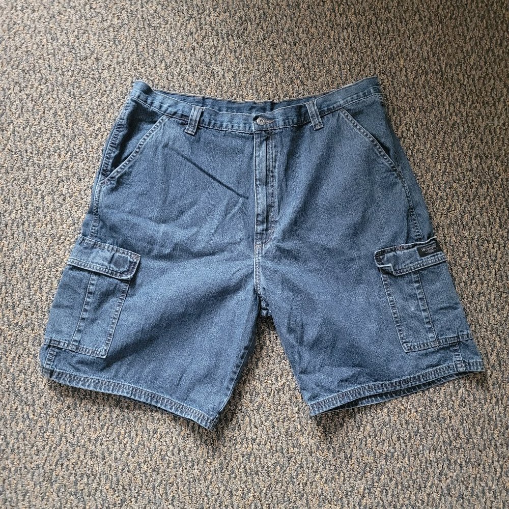 Wrangler Men's Lightweight Denim Cargo Shorts Size 40